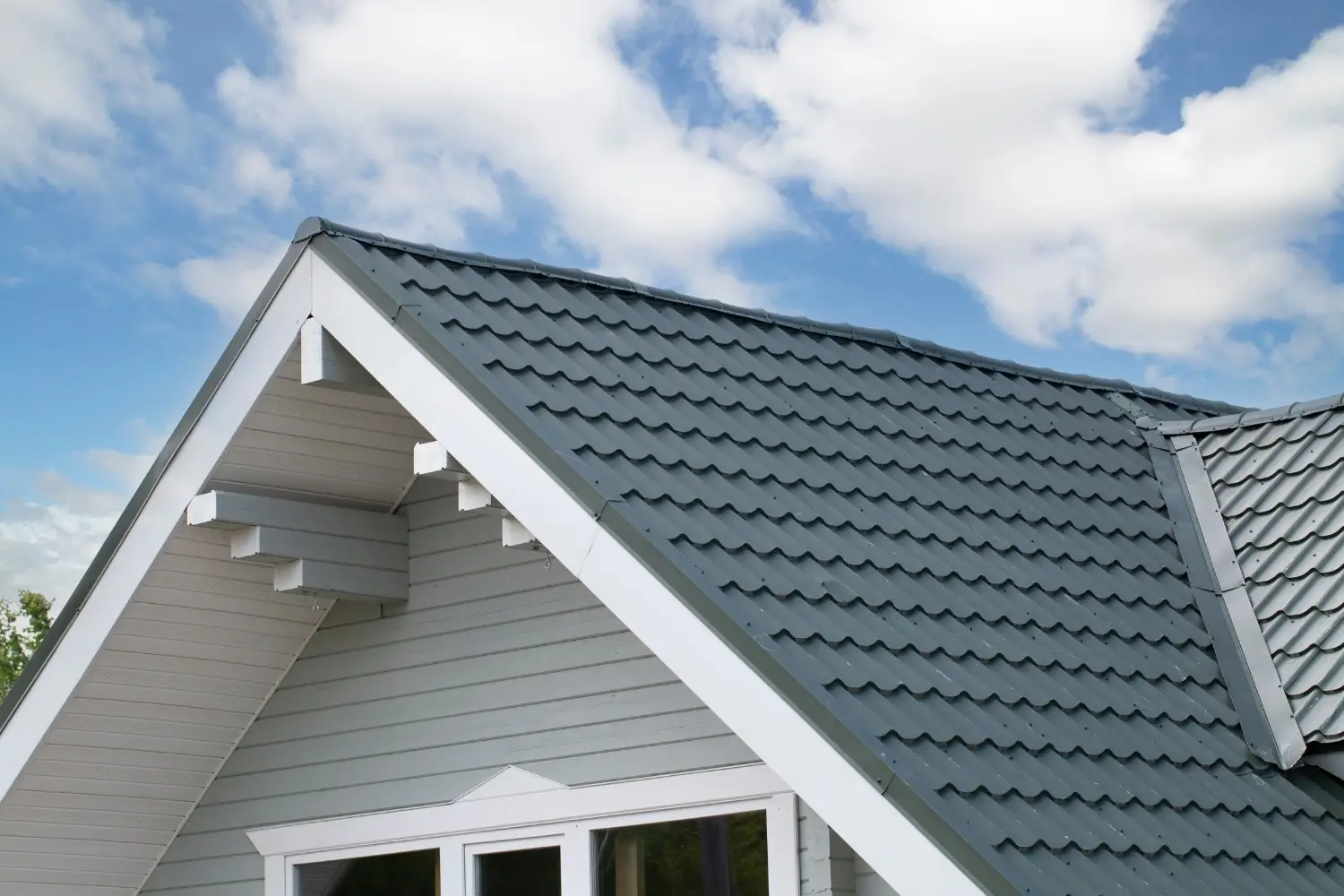 advantages of metal roofing